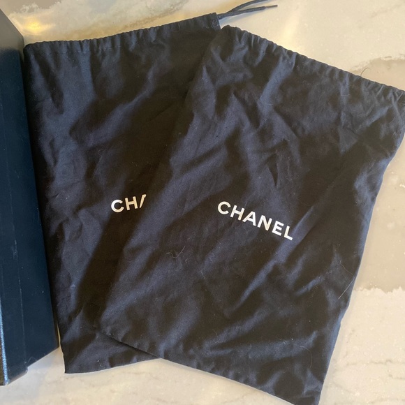 CHANEL BLACK PUMPS - Picture 5 of 11